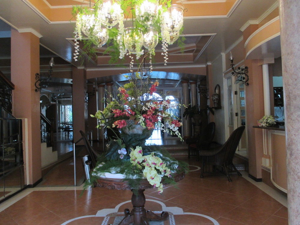 Chateau Del Mar Davao Exterior photo